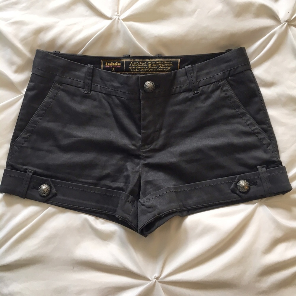 Aritizia Talula charcoal short shorts
